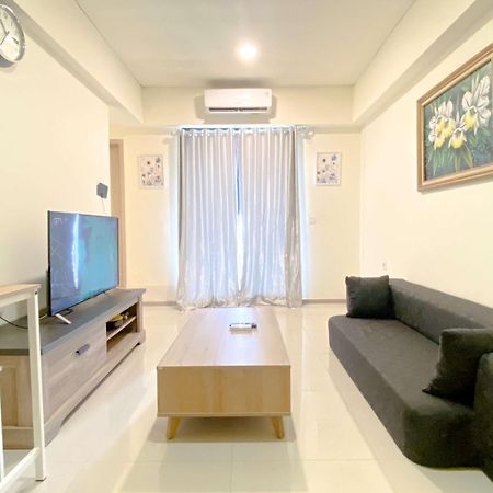 Comfortable Living 2Br At Meikarta Apartment By Travelio Cikarang Buitenkant foto