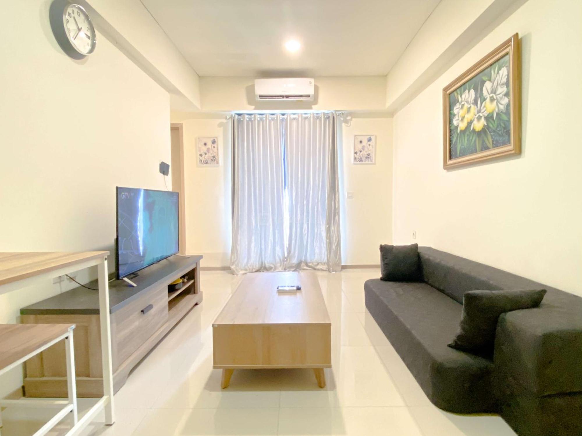 Comfortable Living 2Br At Meikarta Apartment By Travelio Cikarang Buitenkant foto