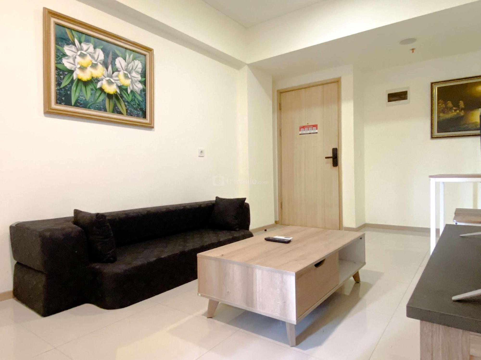 Comfortable Living 2Br At Meikarta Apartment By Travelio Cikarang Buitenkant foto